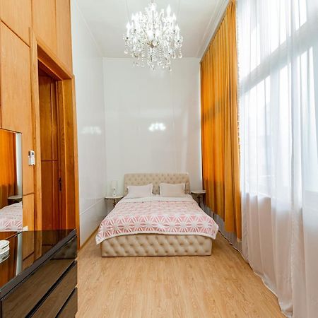 Town Center Rustaveli Aparthotel Tbilisi ภายนอก รูปภาพ