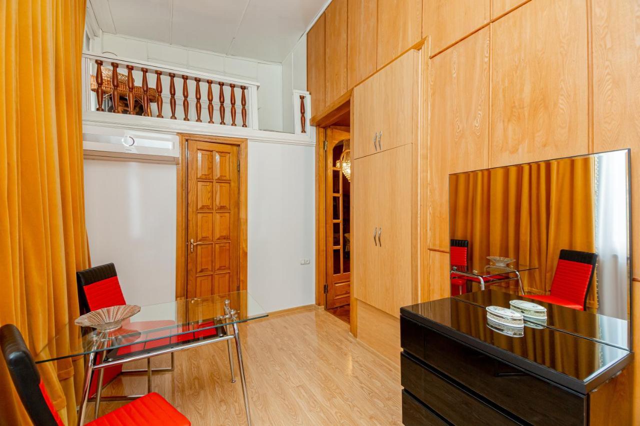 Town Center Rustaveli Aparthotel Tbilisi ภายนอก รูปภาพ